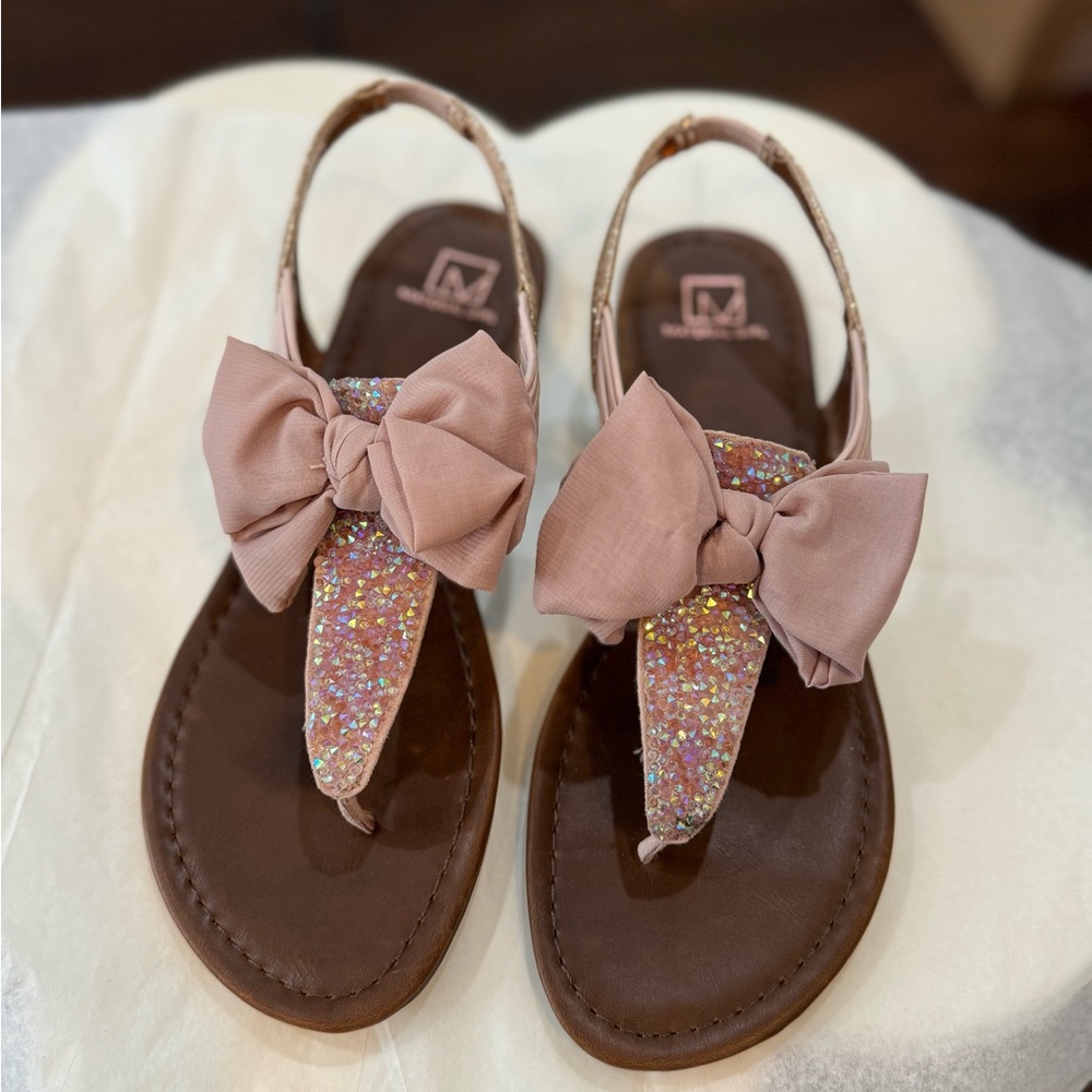 NIB $50 Material Girl Women’s MSWAN Pink Blush Sparkly Camel Toe Sandals